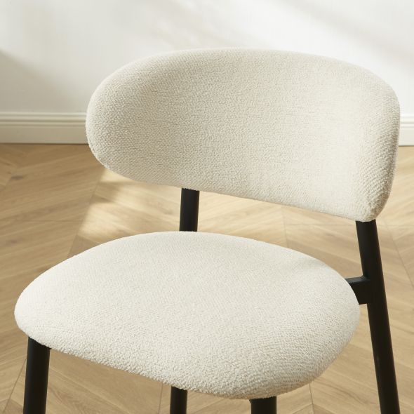 Lot de 4 chaises CIARA bouclette écrue et pieds métal noir
