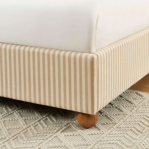 Lit coffre PILKA 180x200 tissu rayé beige et écru sommier inclus